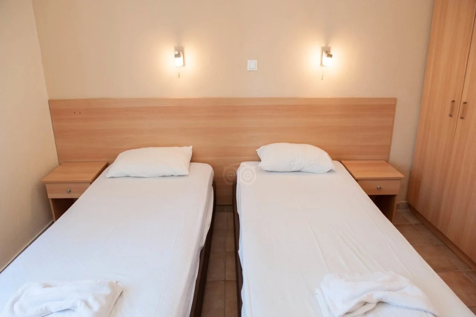 Отель Quayside Village Hotel — Adults Only