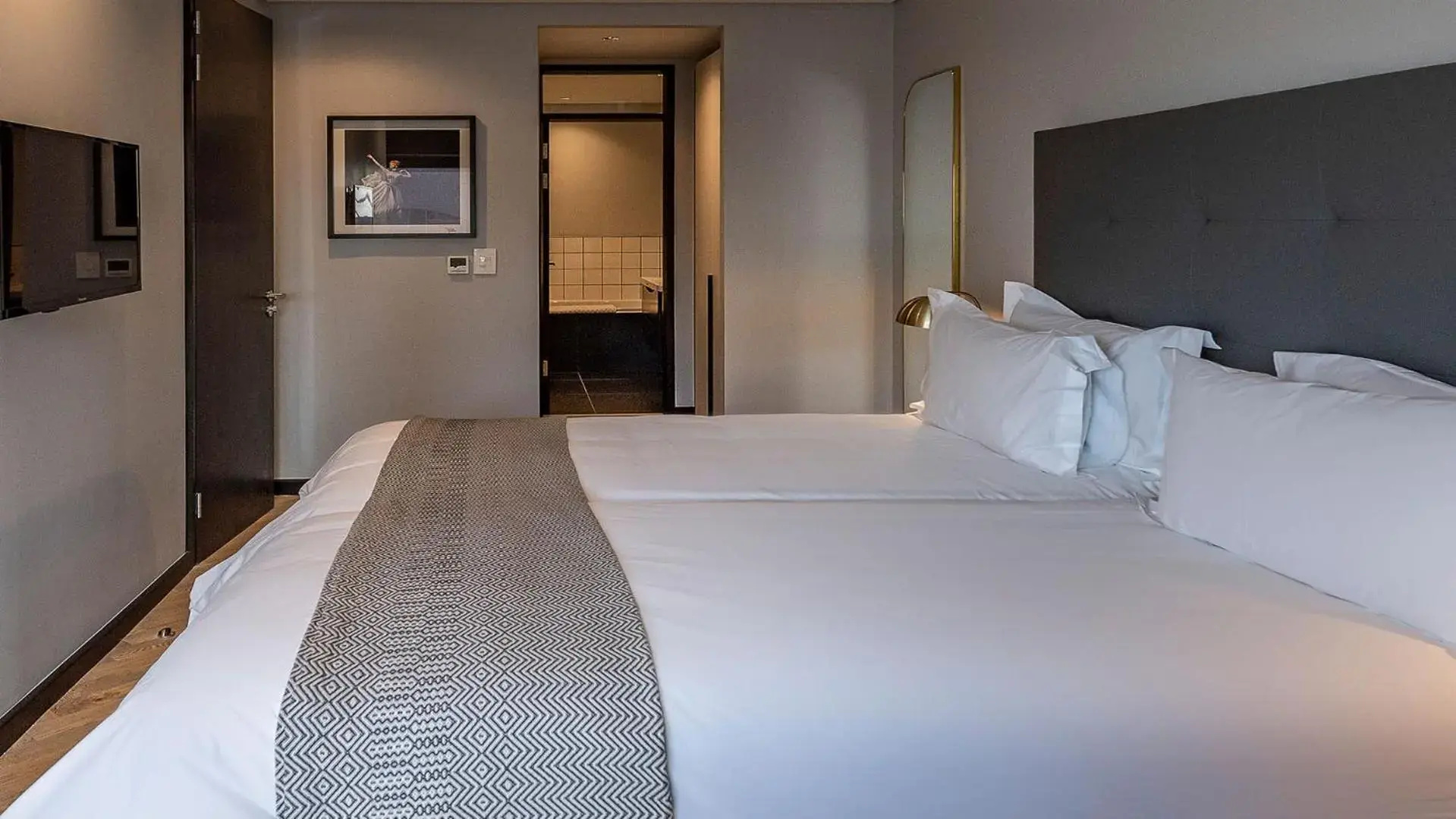 The Onyx Apartment Hotel by NEWMARK