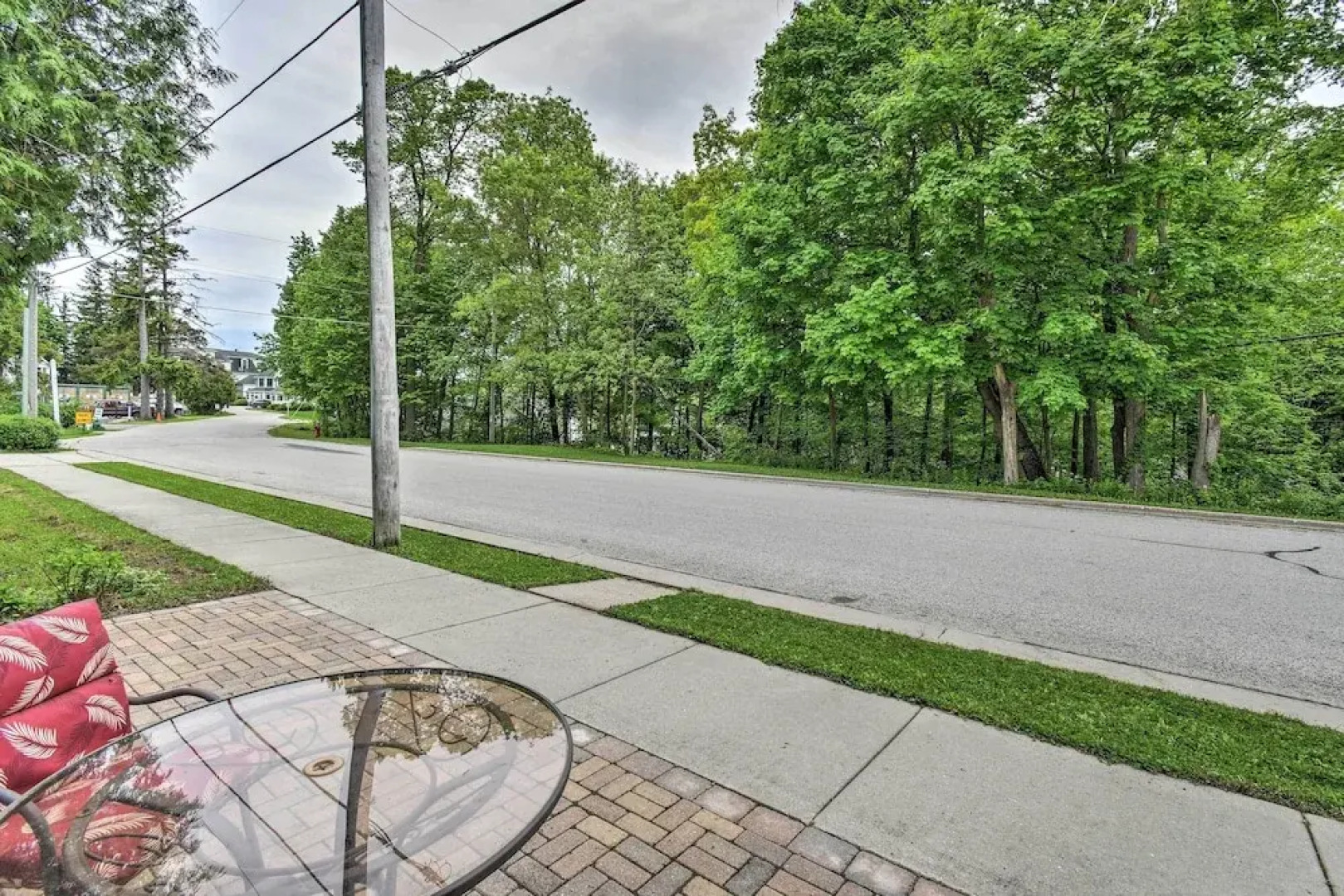 Walkable Lake Elkhart Apt: Dine, Shop, Swim!