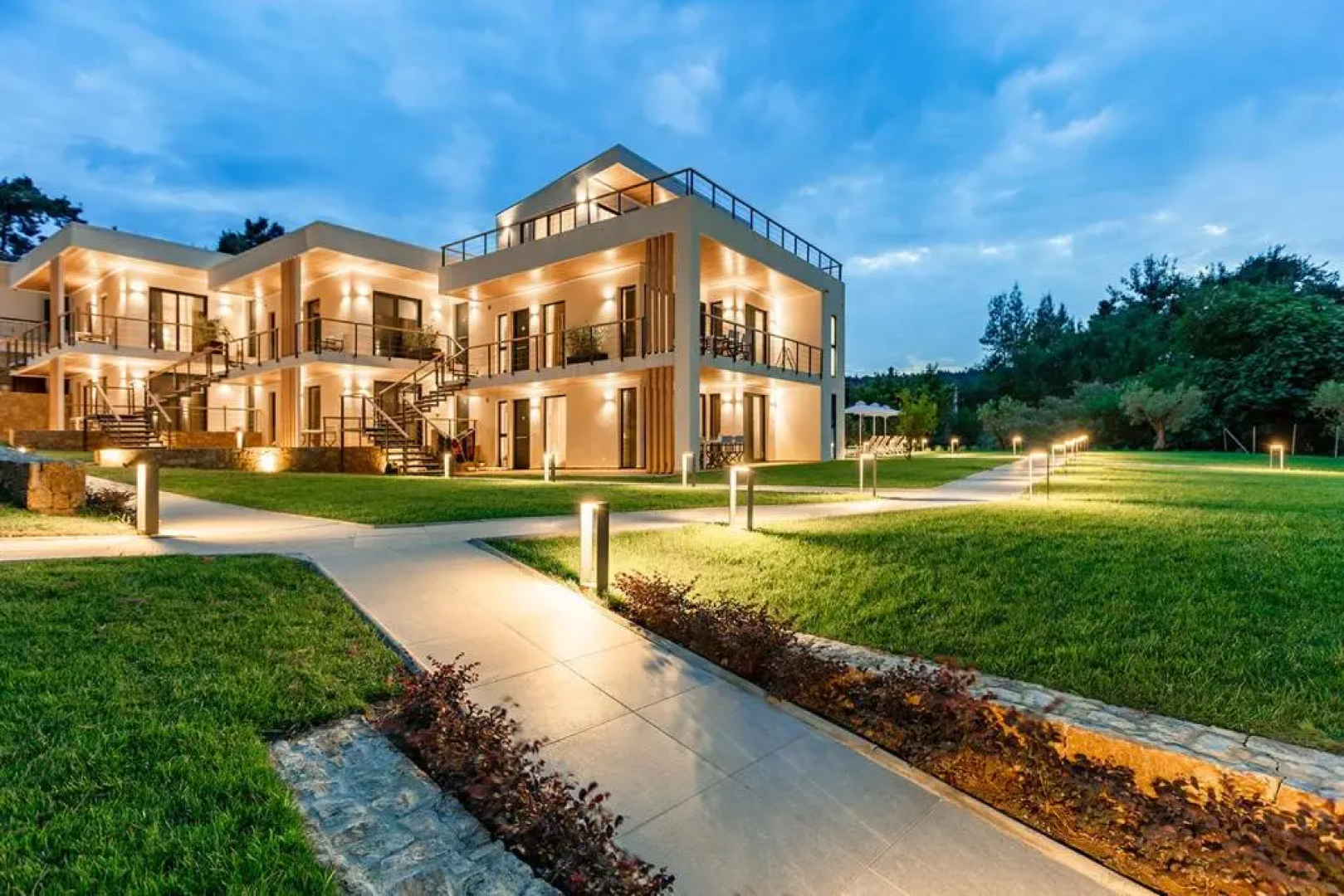 EOS Luxury Suites
