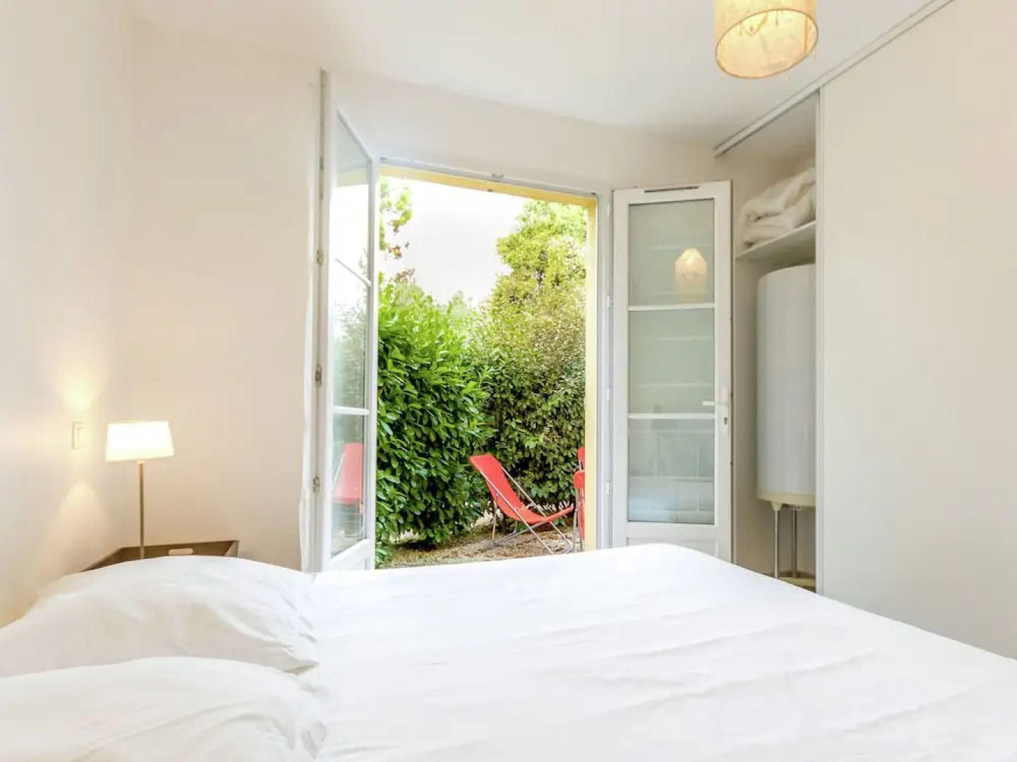 Luxury Apartment for six People in Residence in the Heart of Provence