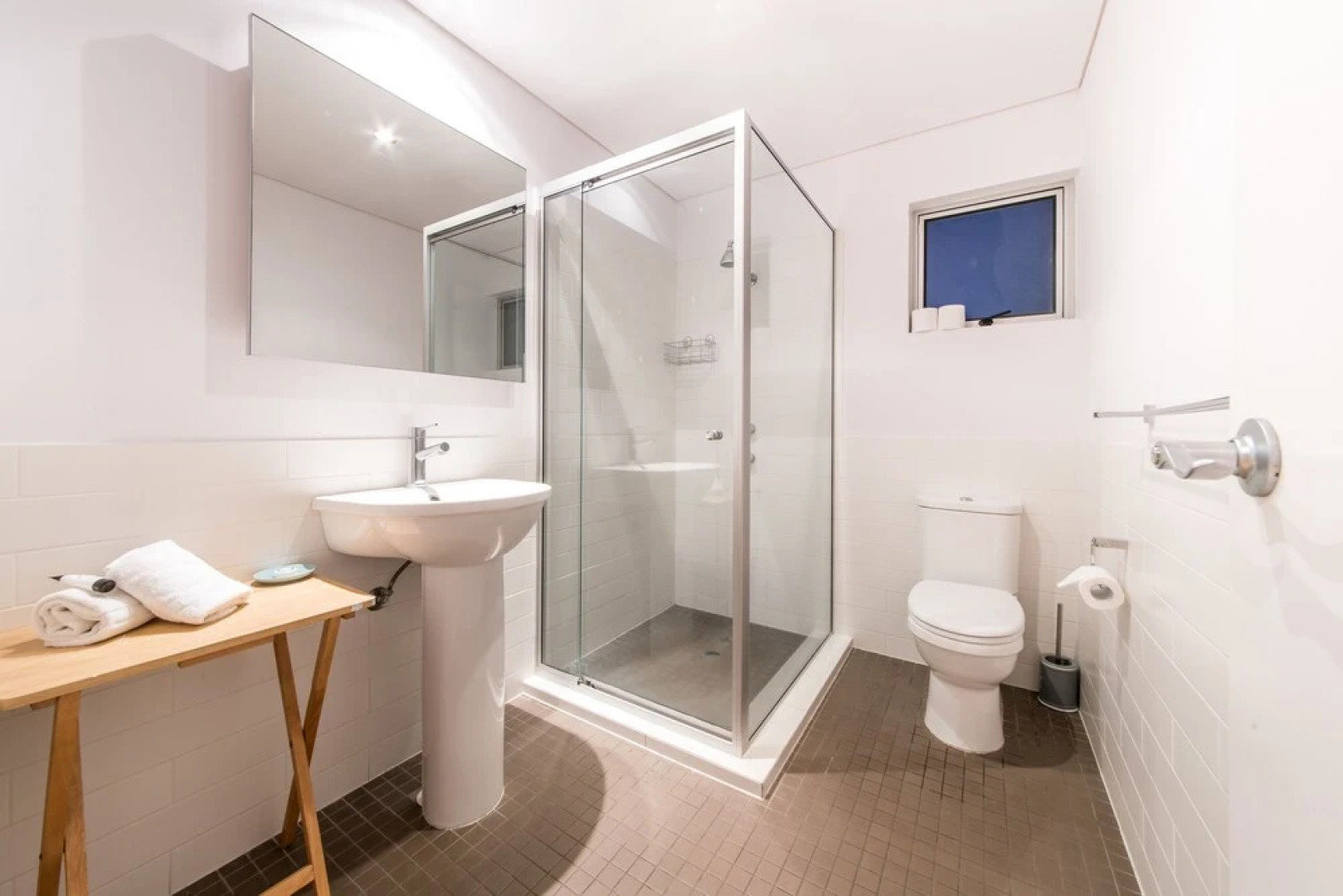 Azure Seas Executive - Airlie Beach