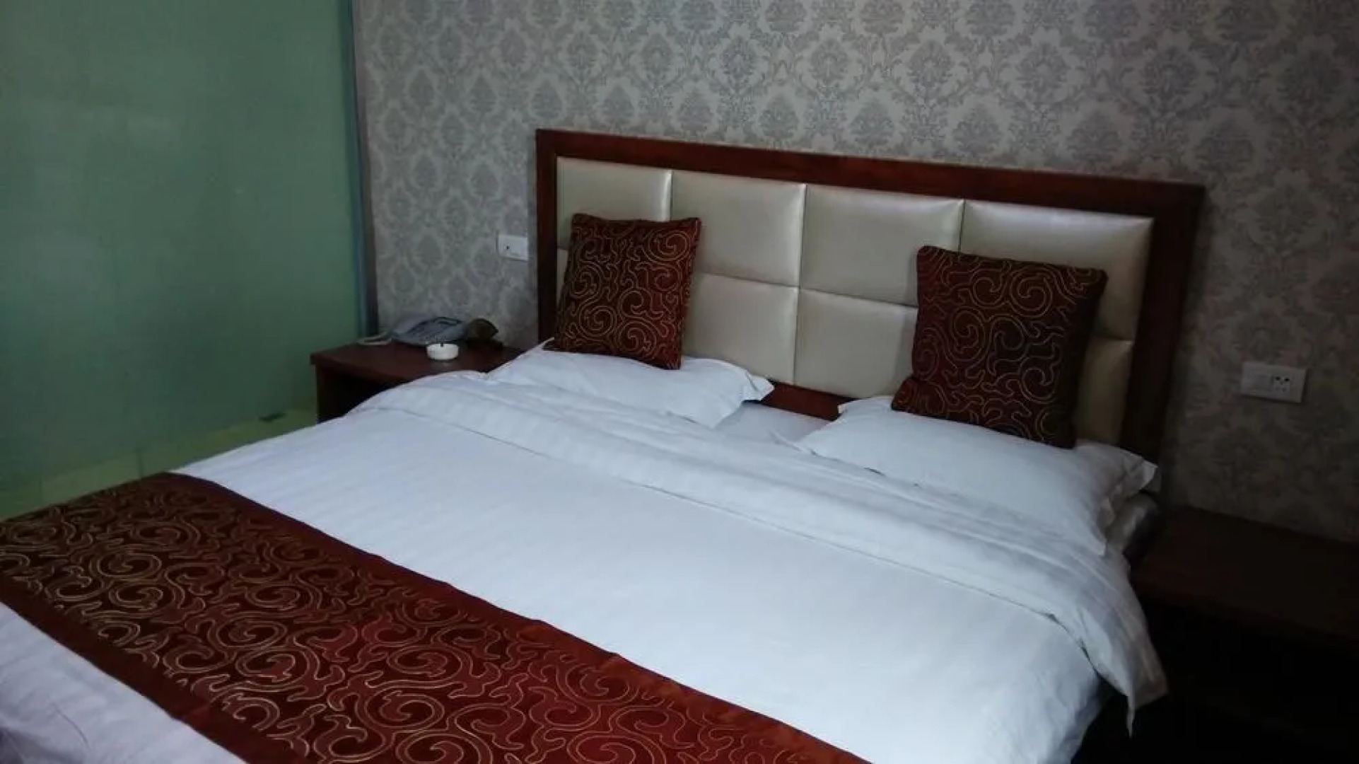 Yanshi 7 Star Express Hotel