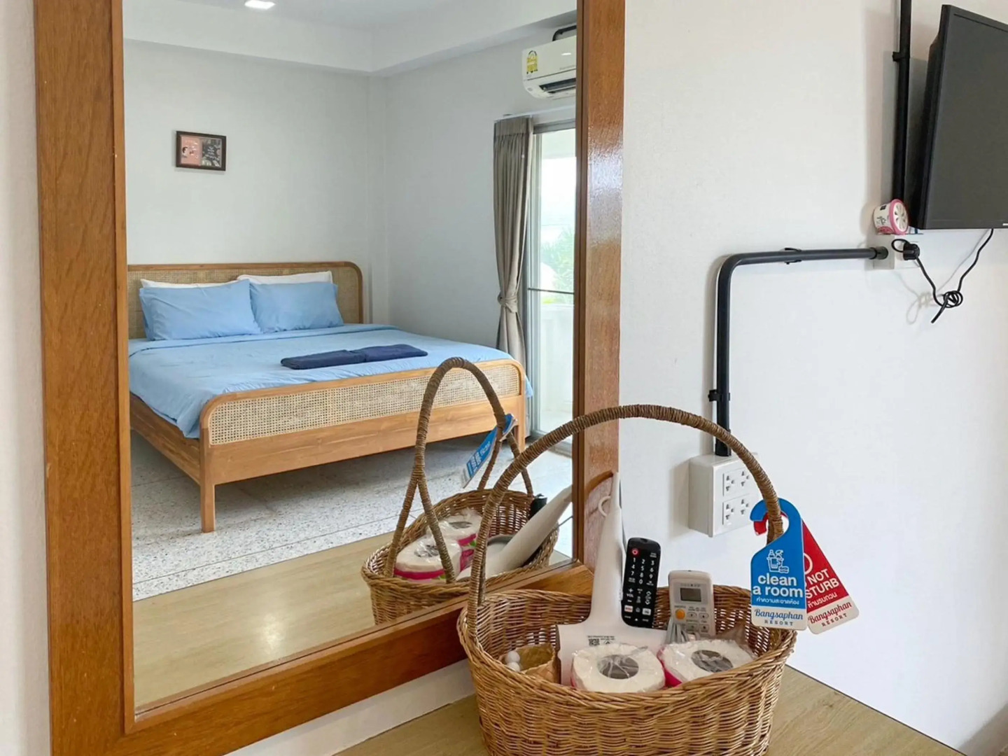 Bang Saphan Resort Hotel