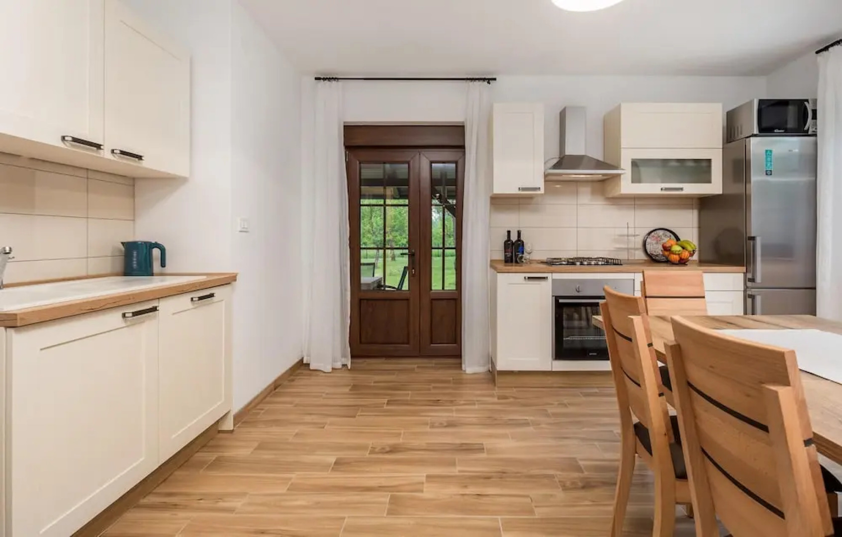 Amazing Home in Otocac With Wifi, 4 Bedrooms and Outdoor Swimming Pool