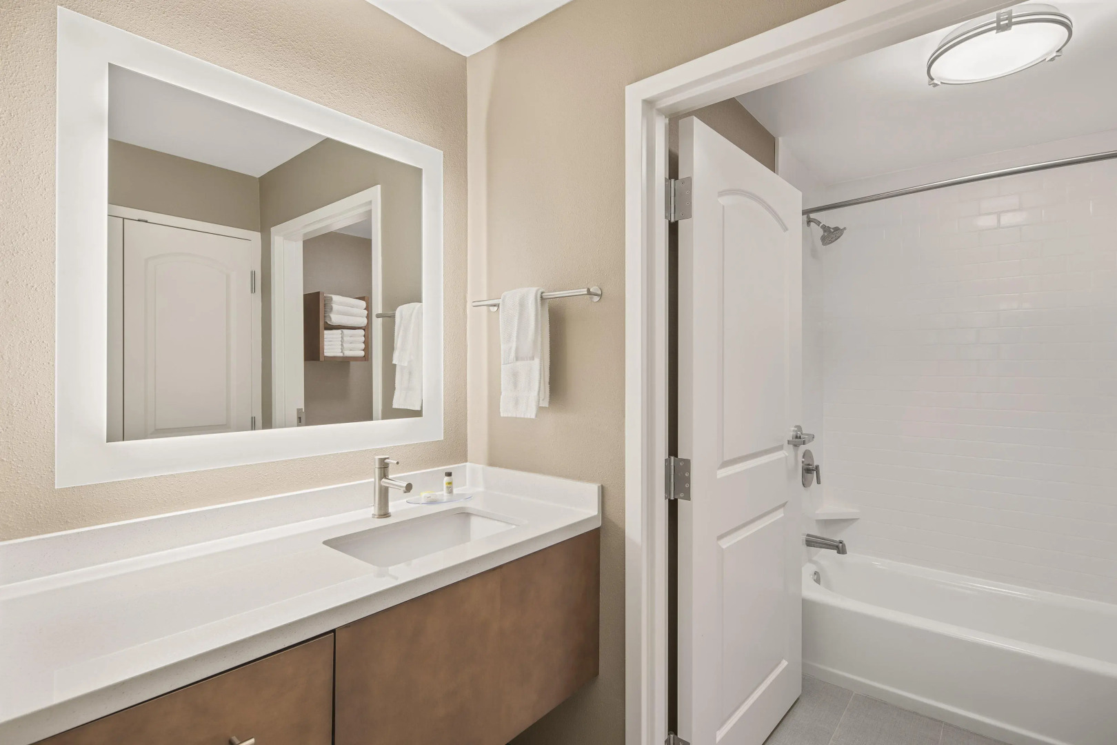 Staybridge Suites Florence - Civic Center by IHG