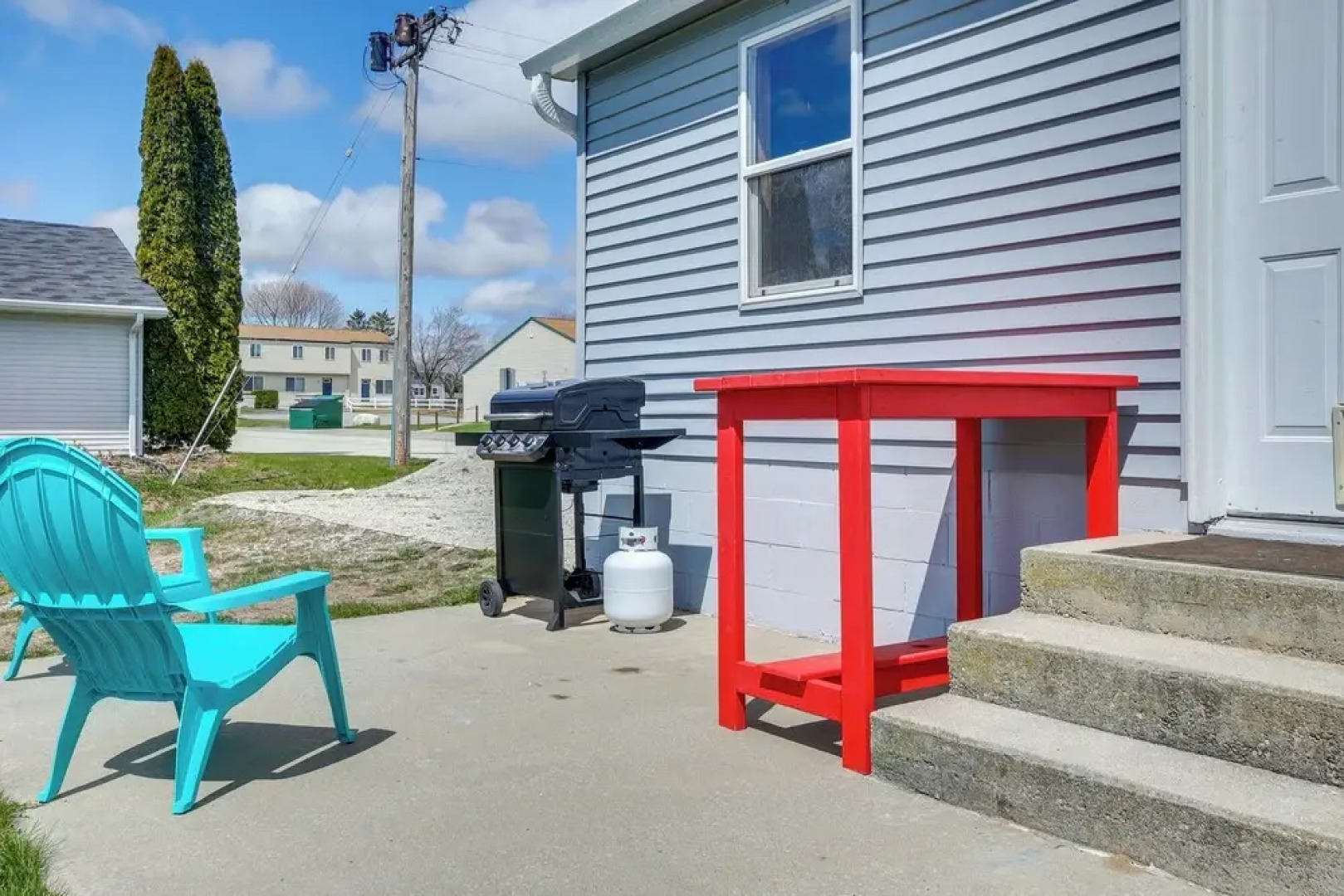 Algoma Retreat: Near Beach, Game Room, Yard