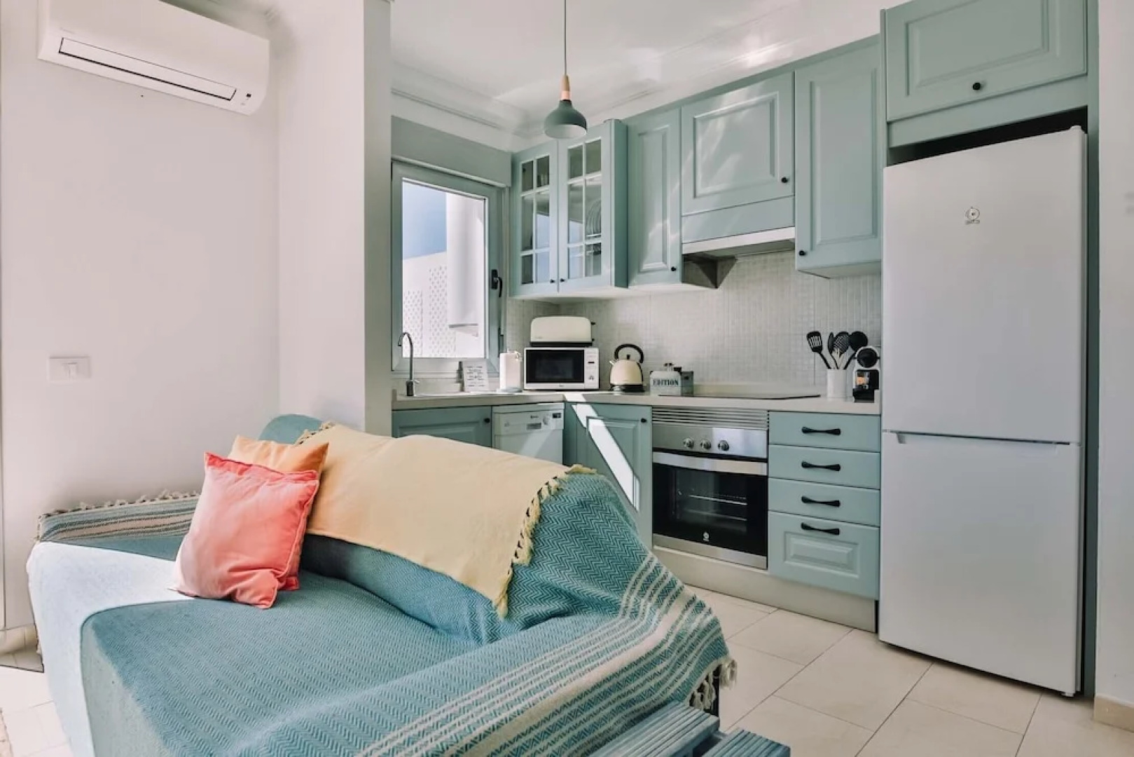 Modern & Chic Loft Apt. *Terrace *BBQ *Parking