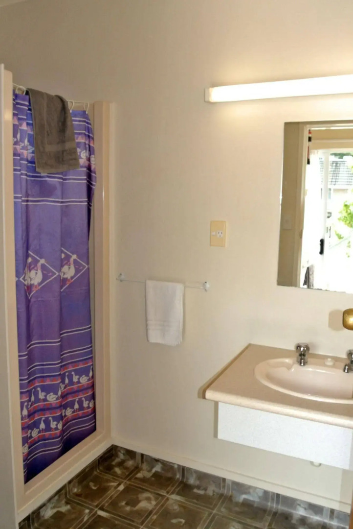 Centabay Lodge - Hostel