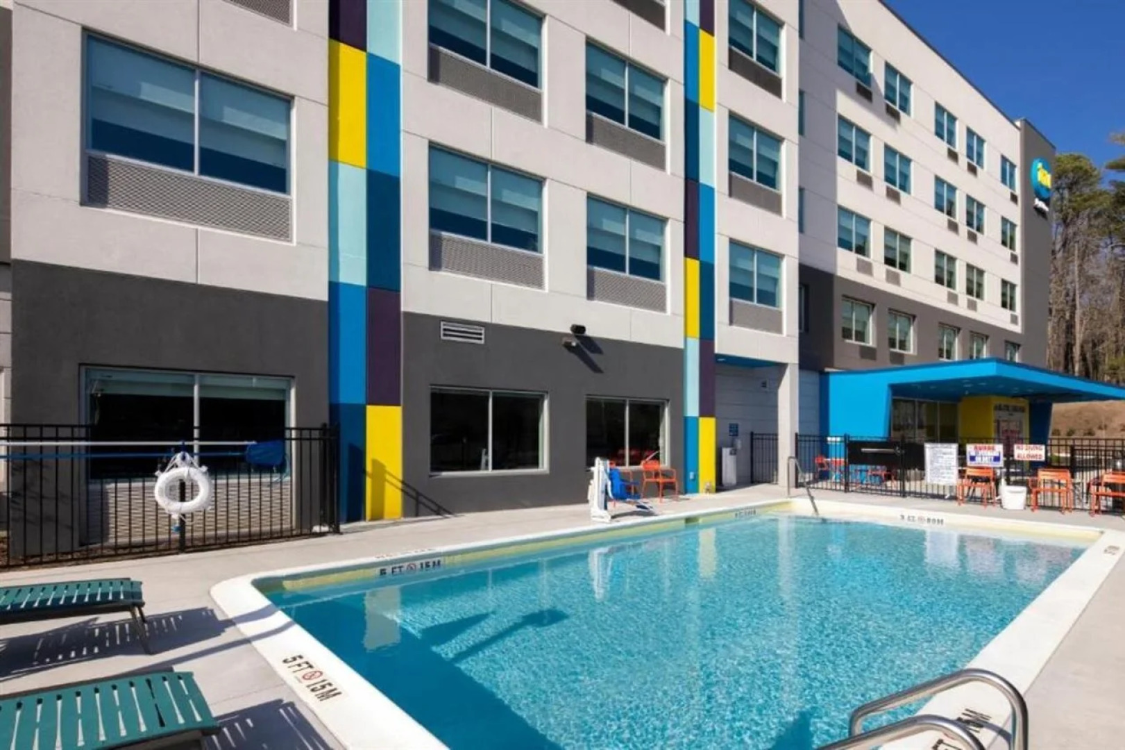 Tru by Hilton Asheville Blue Ridge Parkway