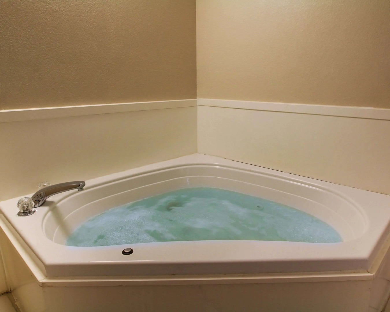 Quality Inn &  Suites Hattiesburg North