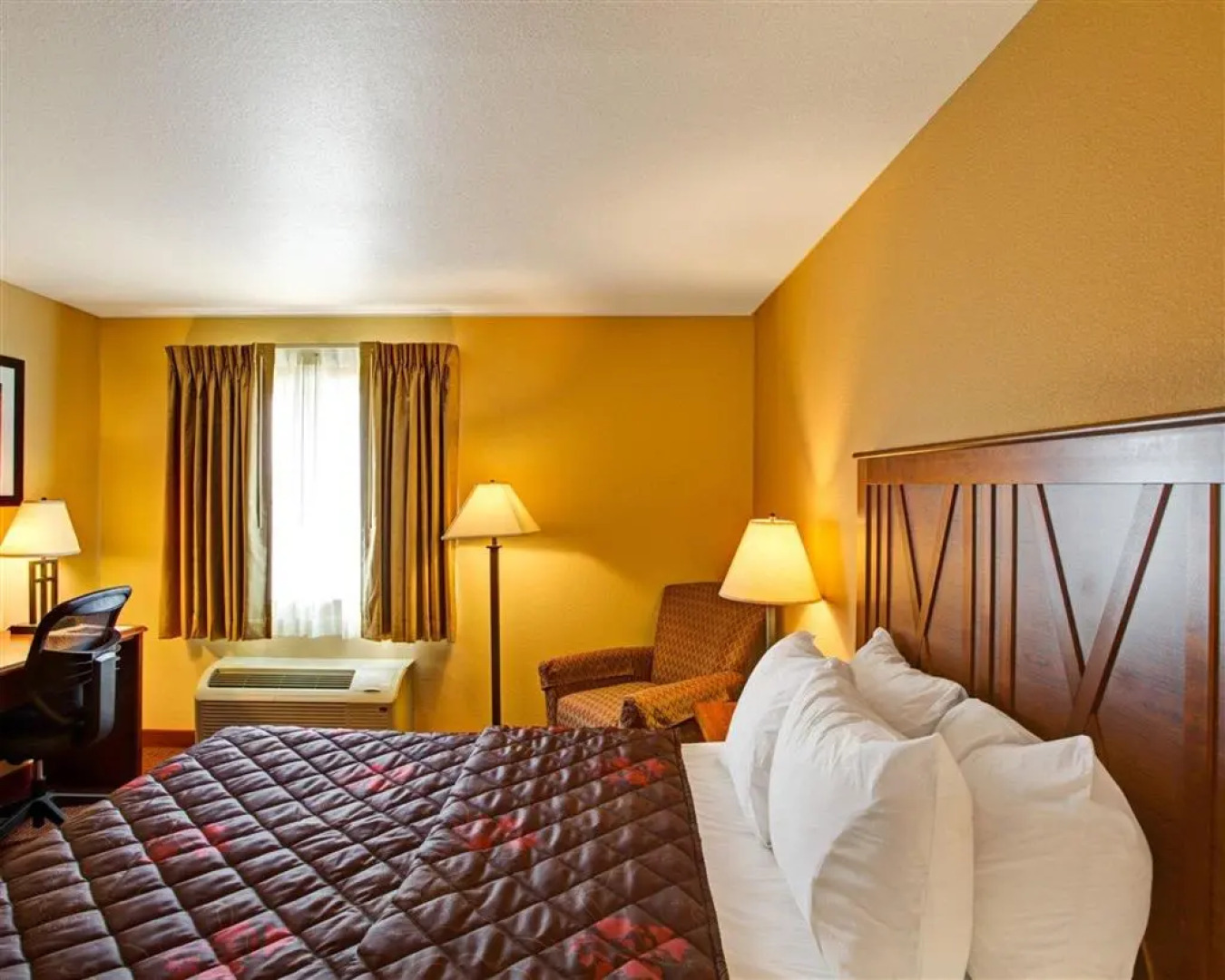 Rodeway Inn & Suites Phillipsburg