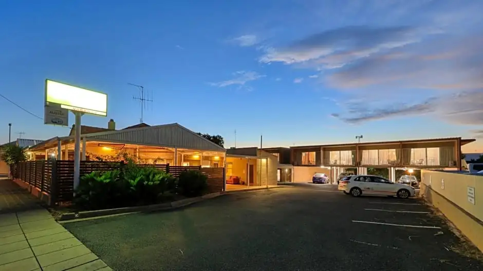 Court Street Motel