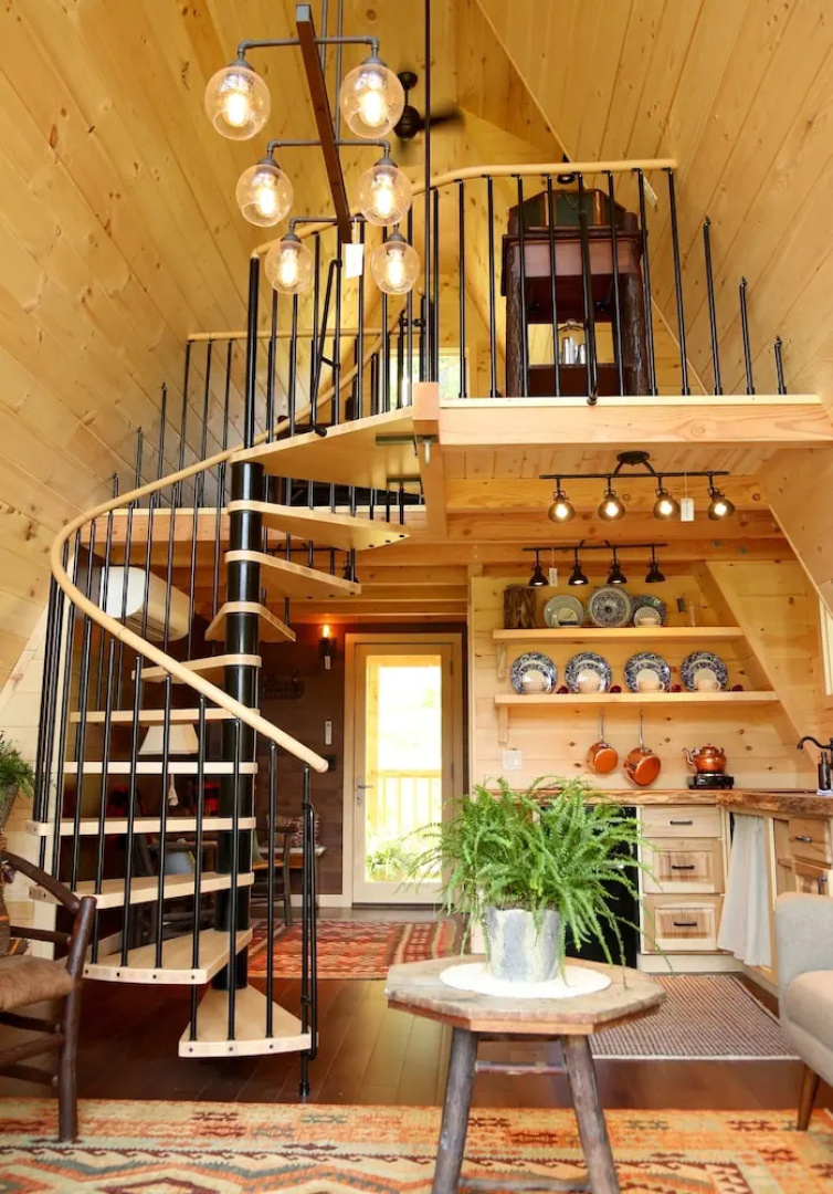 Treehouse Village Inn