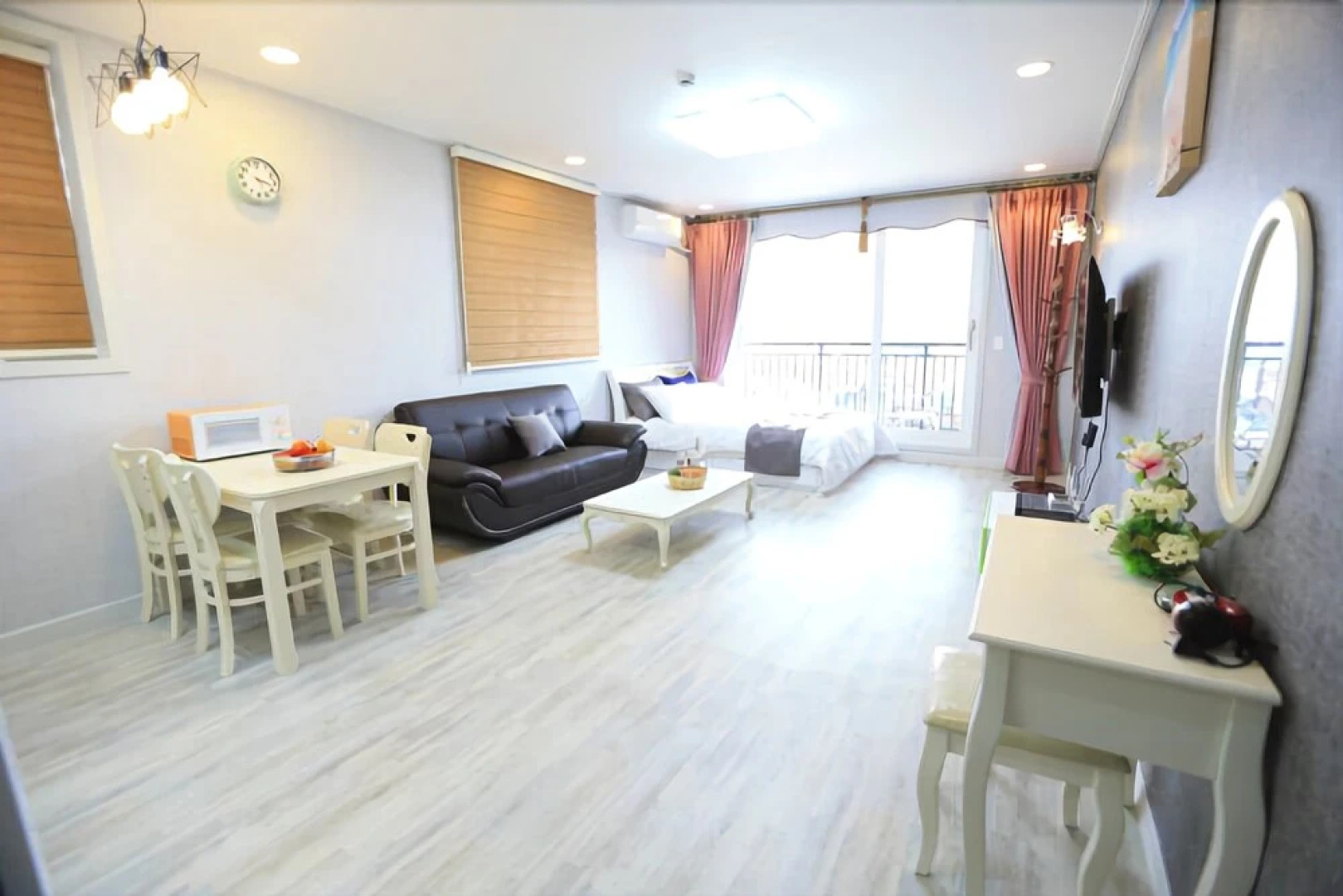 Buan Mohyang Crystal Pension