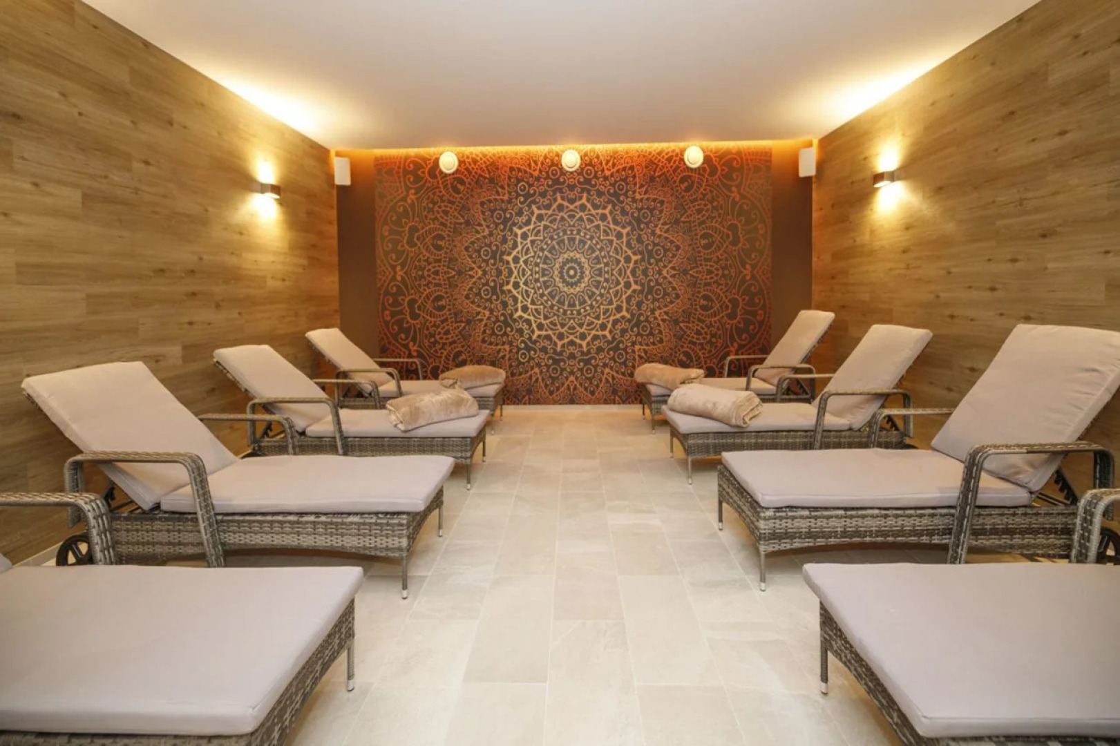 Lazensky Hotel Pyramida I