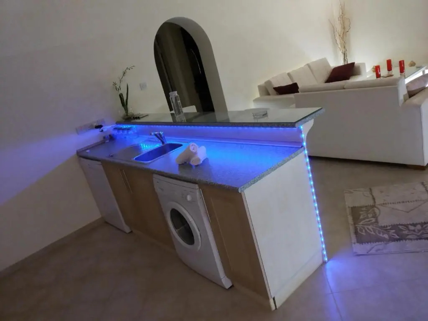 Impeccable 2 bed Penthouse