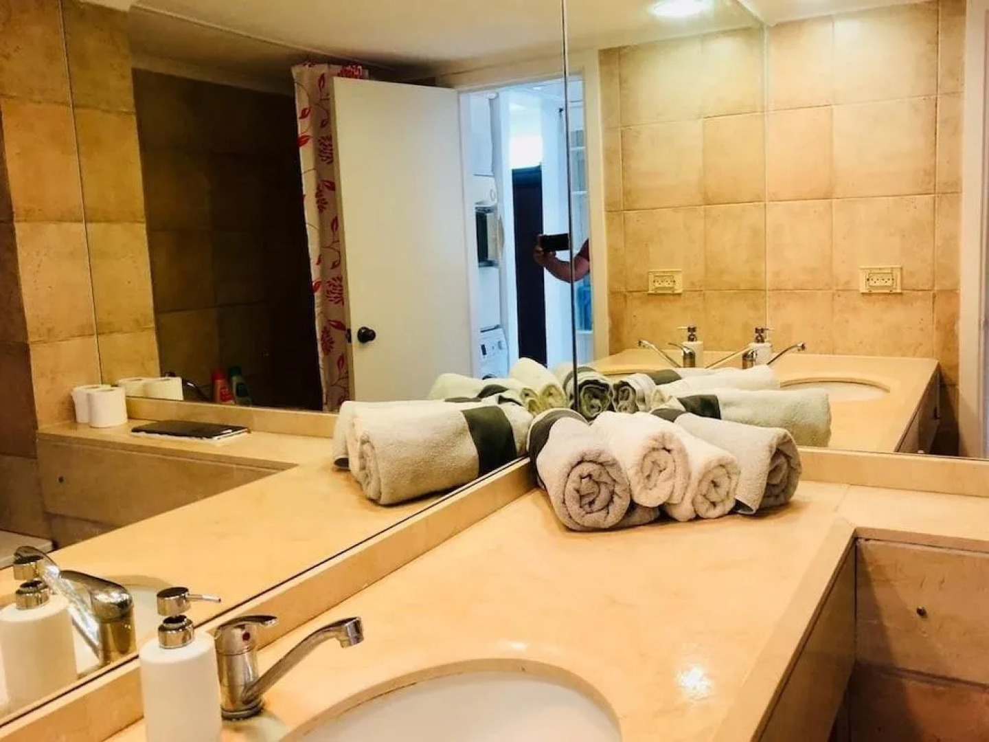 Luxurious Beach Apartment