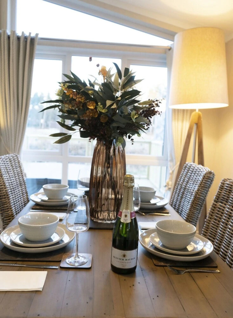 Hollicarrs - The Rushes