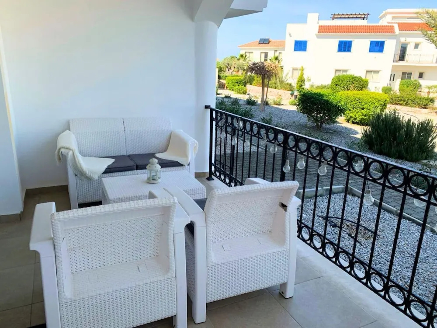 Family-friendly Apartment Just Steps Away From the Sea