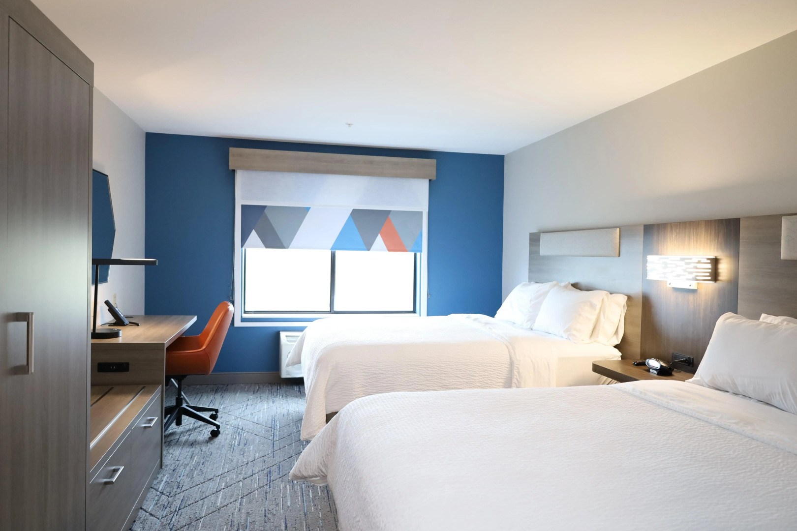 Holiday Inn Express Hotel & Suites Vancouver Mall by IHG