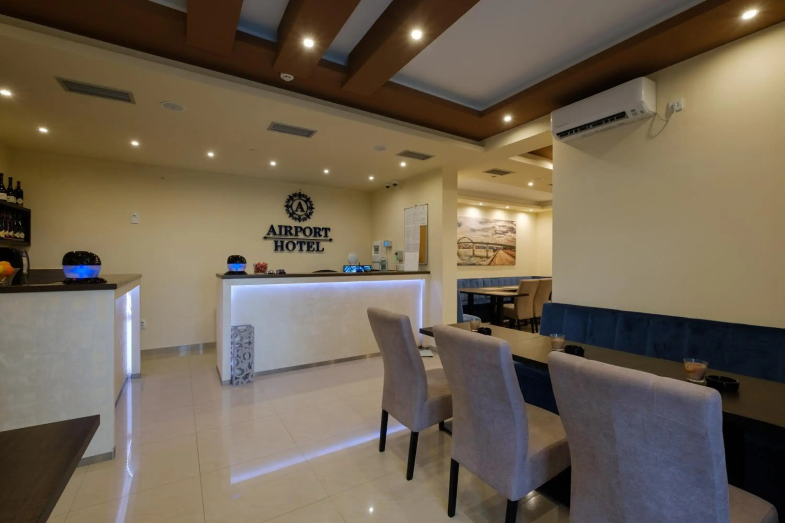 Airport Garni Hotel