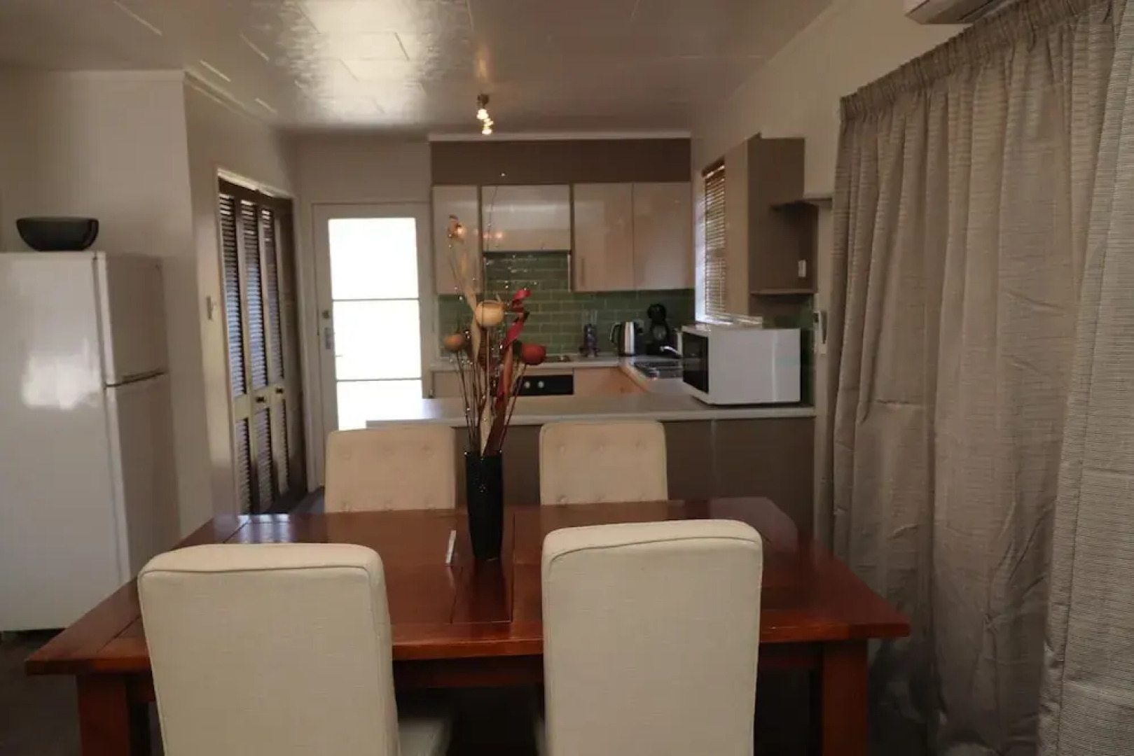 Sunny Unit on Grey Street