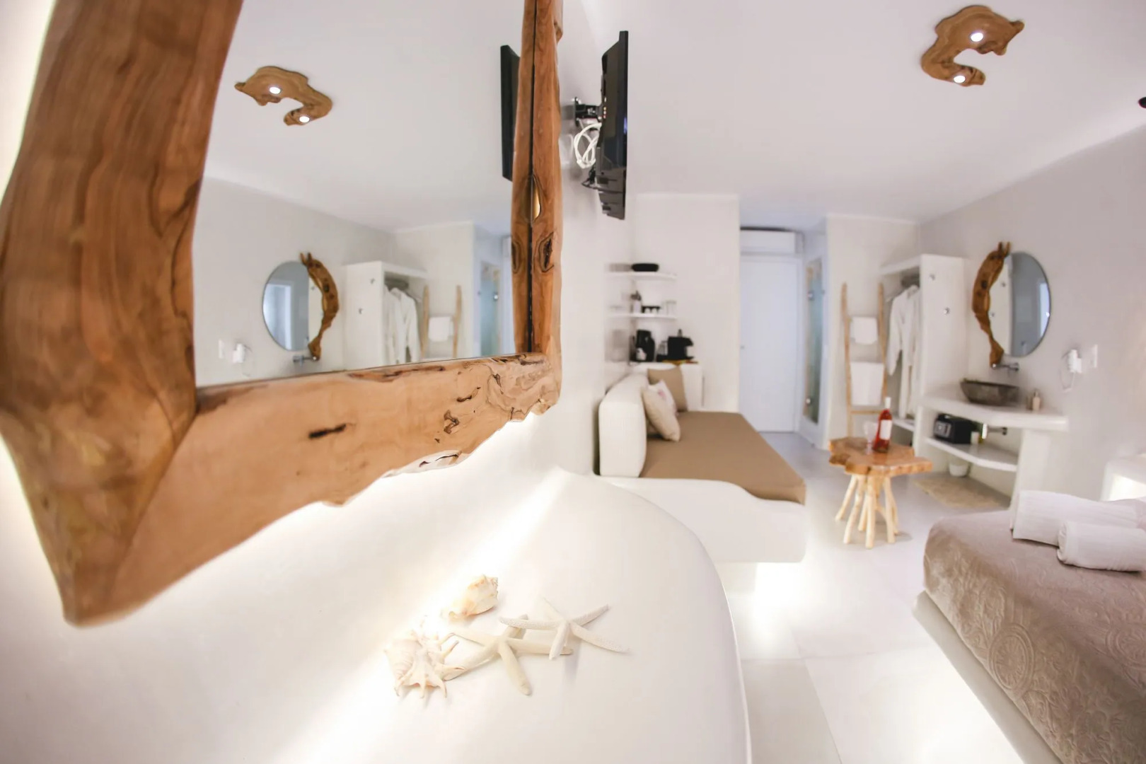 Villa Elina Suites And More