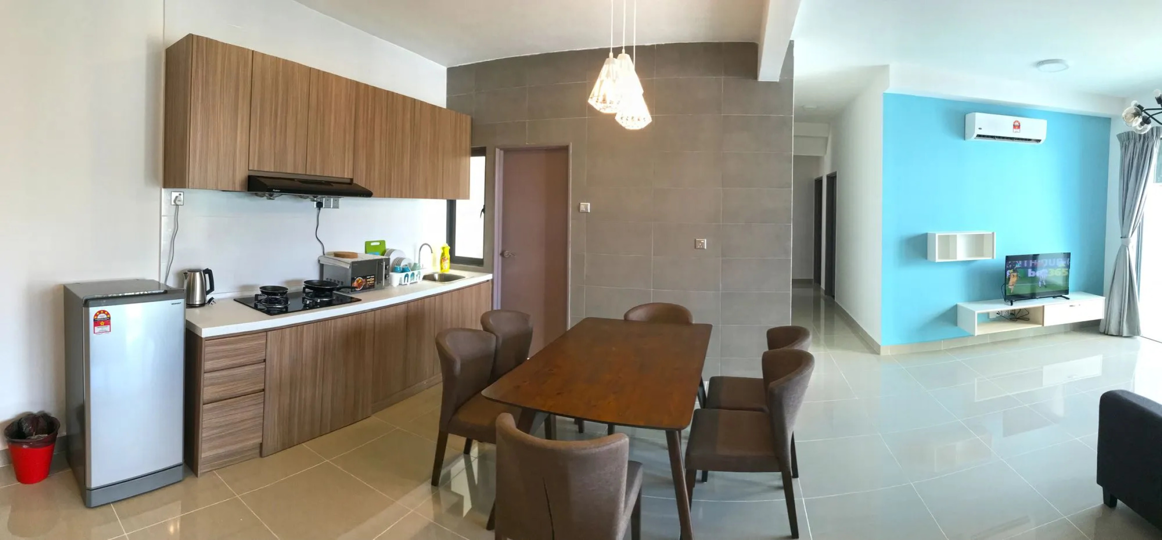 One Amerin Mall & Suites