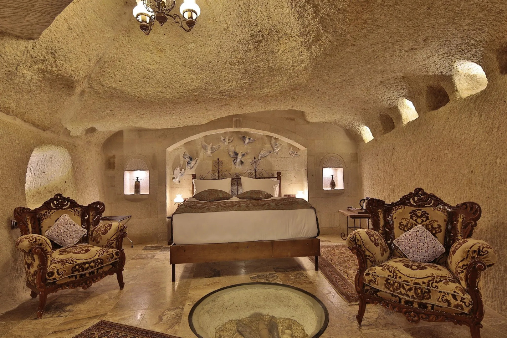 Aren Cave Hotel & Art Gallery