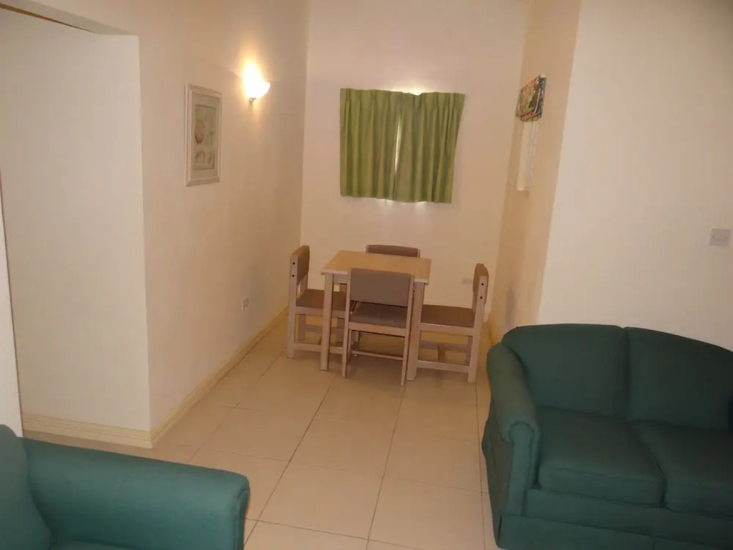 Tropical Winds Apartment Hotel