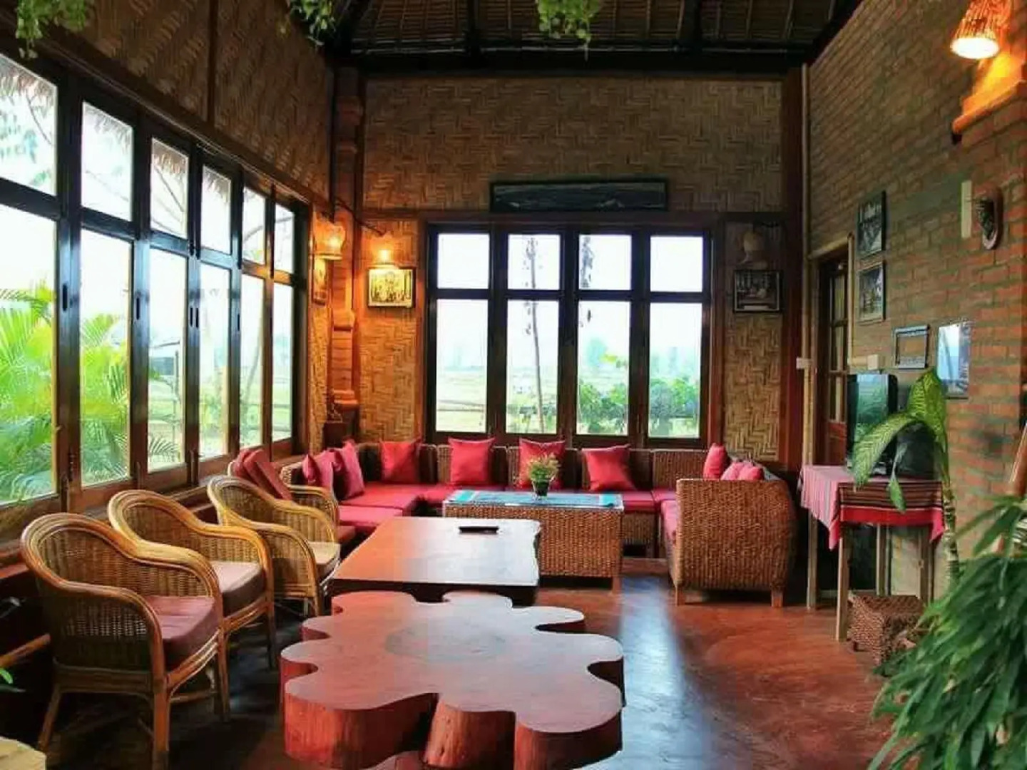 Mr. Charles Riverview Lodge