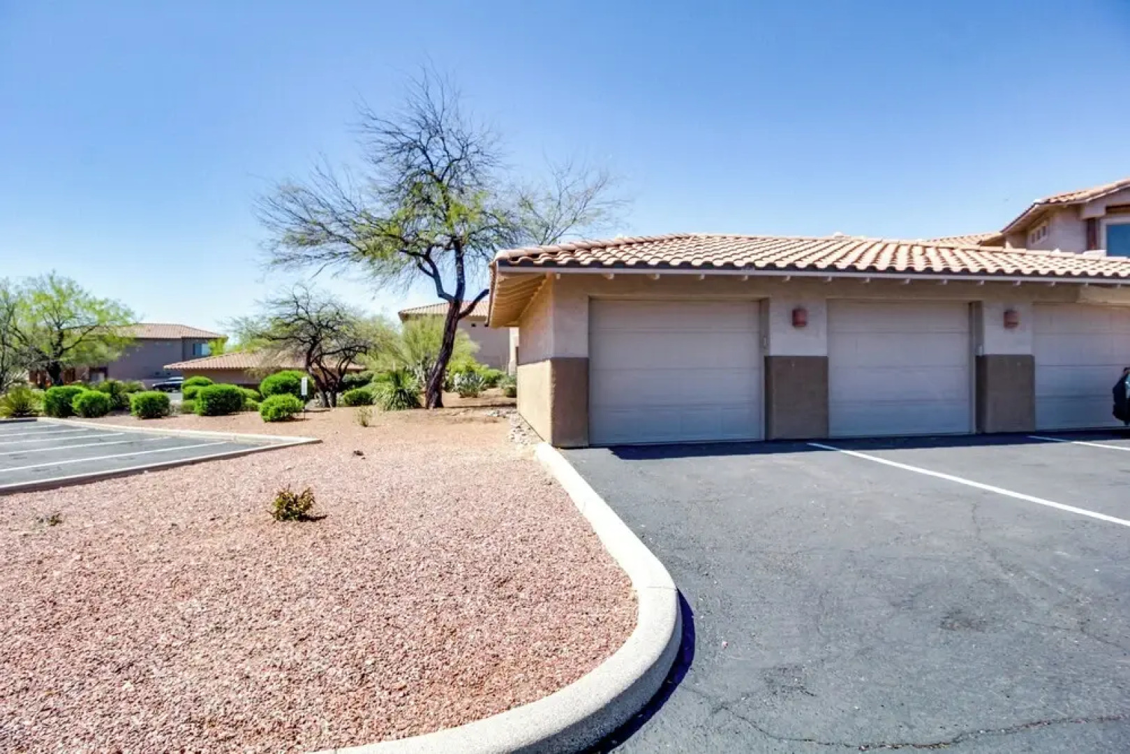 Oro Valley Condo w/ Community Pool: Near Hiking!