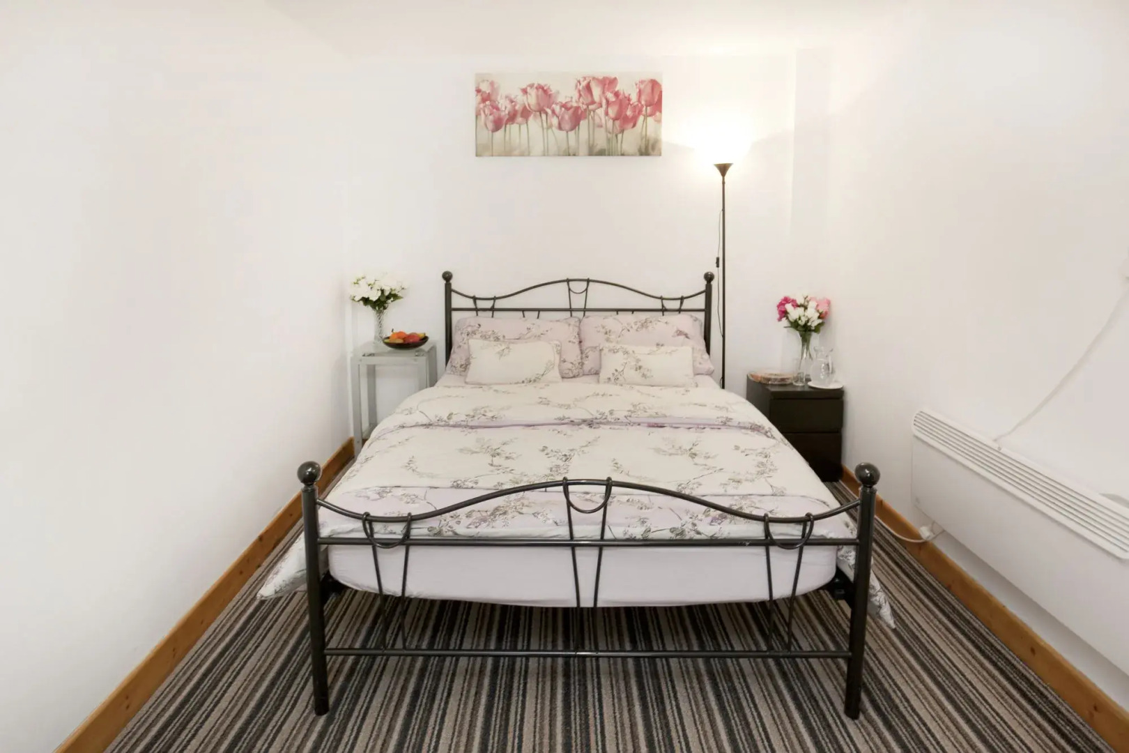 Two bedrooms self-contained flat with Free Parking - Flat 2