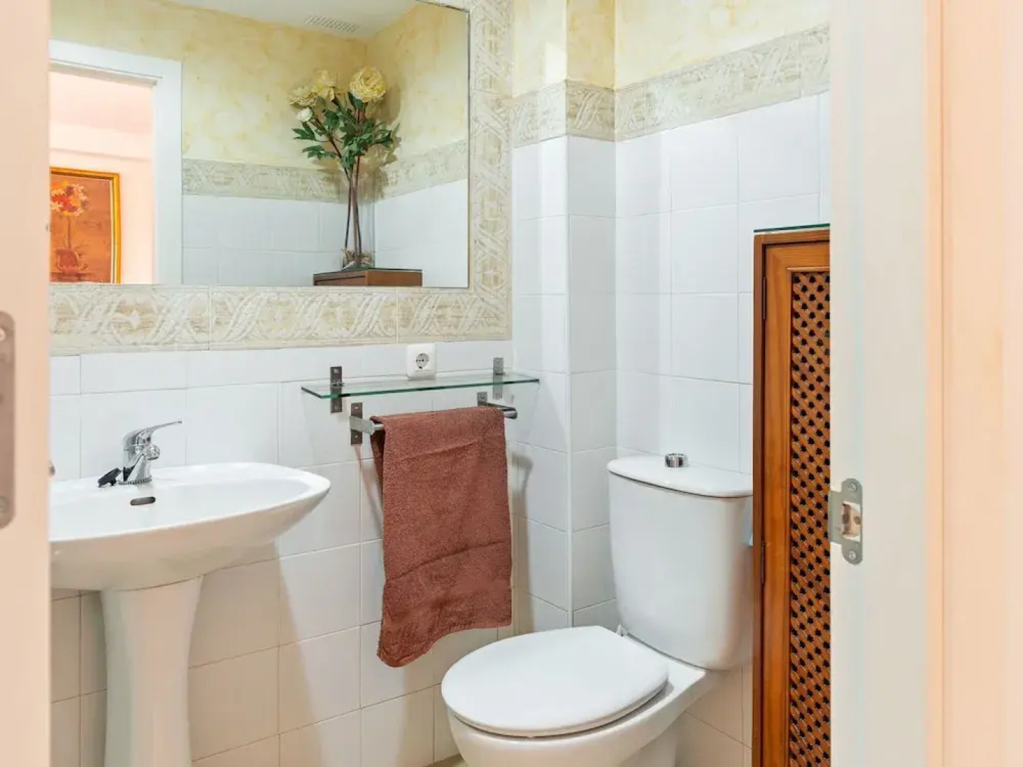 Lovely Holiday Home in Islantilla with Swimming Pool