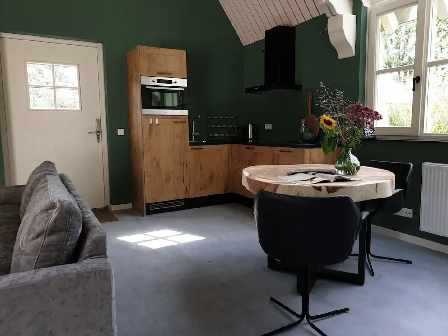 Atmospheric 2 Person House on the Edge of Leende