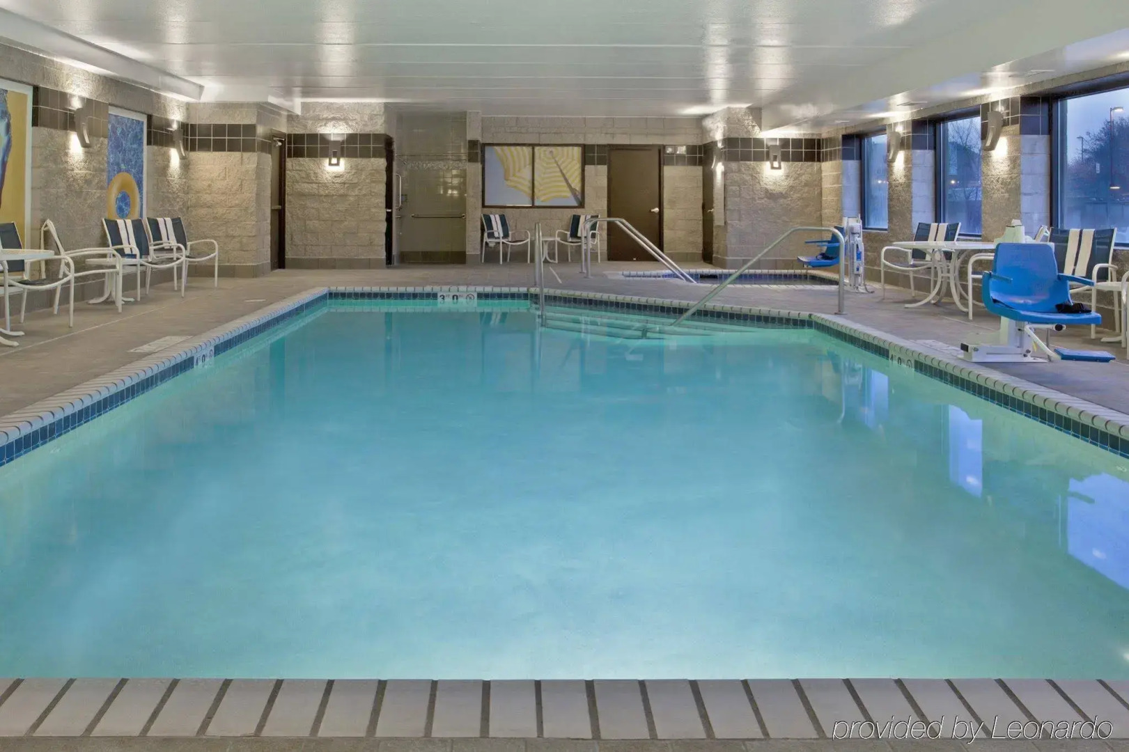 Holiday Inn Express Hotel & Suites Minneapolis-Minnetonka by IHG