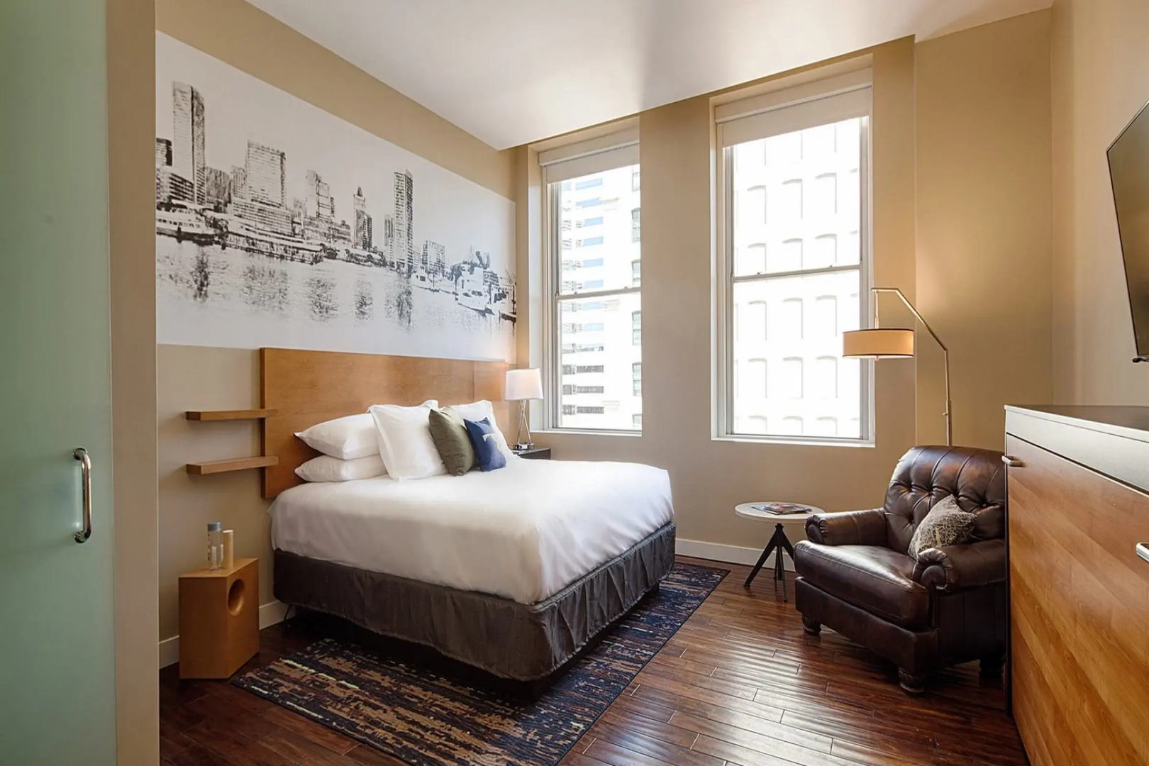 Hotel RL Baltimore Inner Harbor