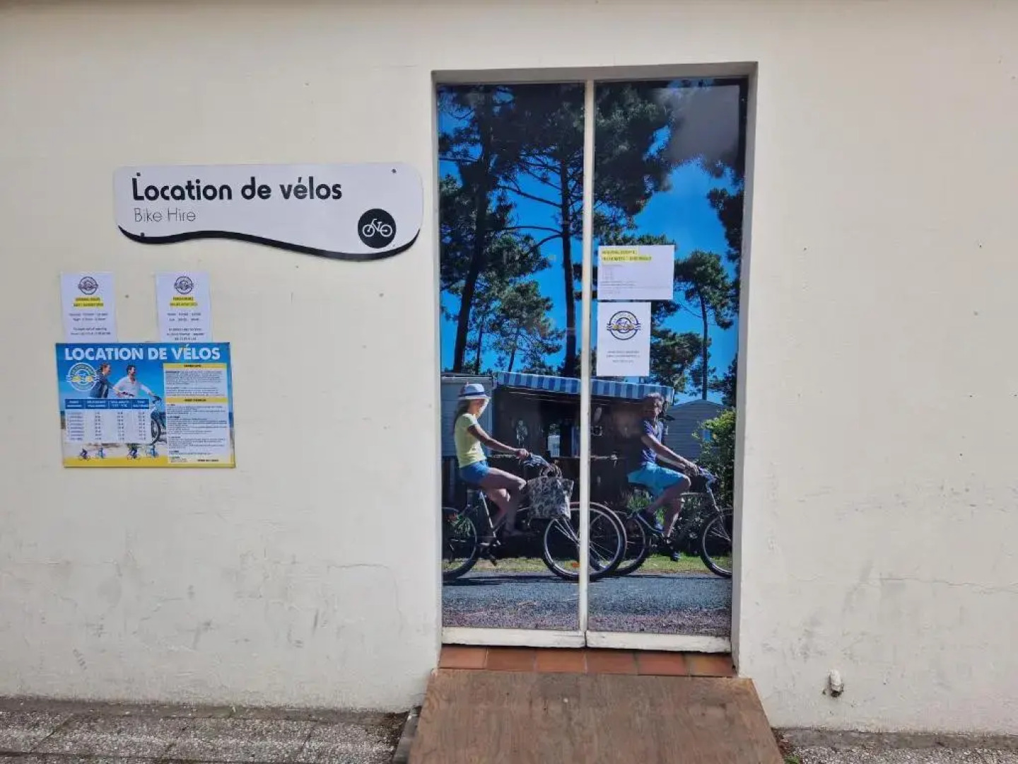 Bungalow neuf 3 chambres avec piscines partagées dans un camping-club vacances haut de gamme