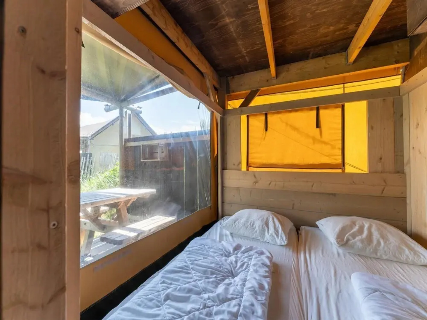 Wonderful Beach Lodge for 8 People near Beach, Sea, & Village of Callantsoog