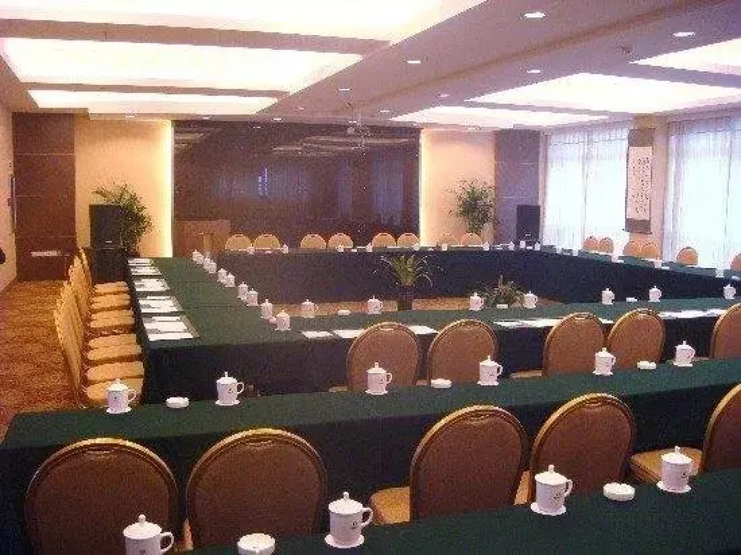 东方大酒店(开化江滨路店)