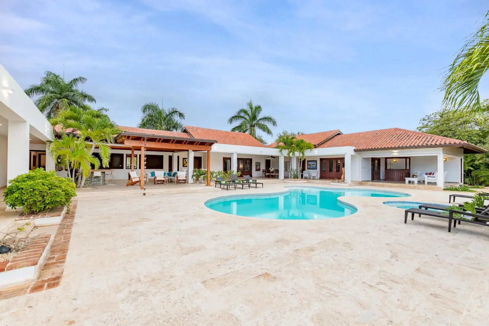 Casa de Campo Villa Luxurious Property up to 12 People With Pool Jacuzzi BBQ Golf