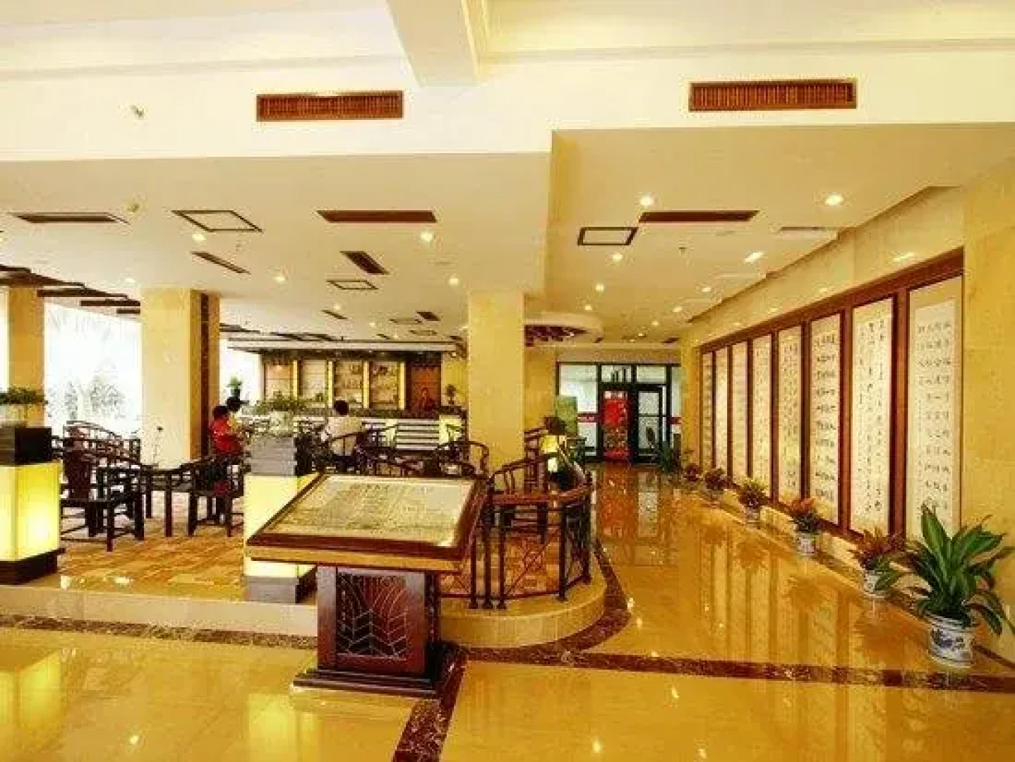 Wuyi Hopeswan Holiday Hotel