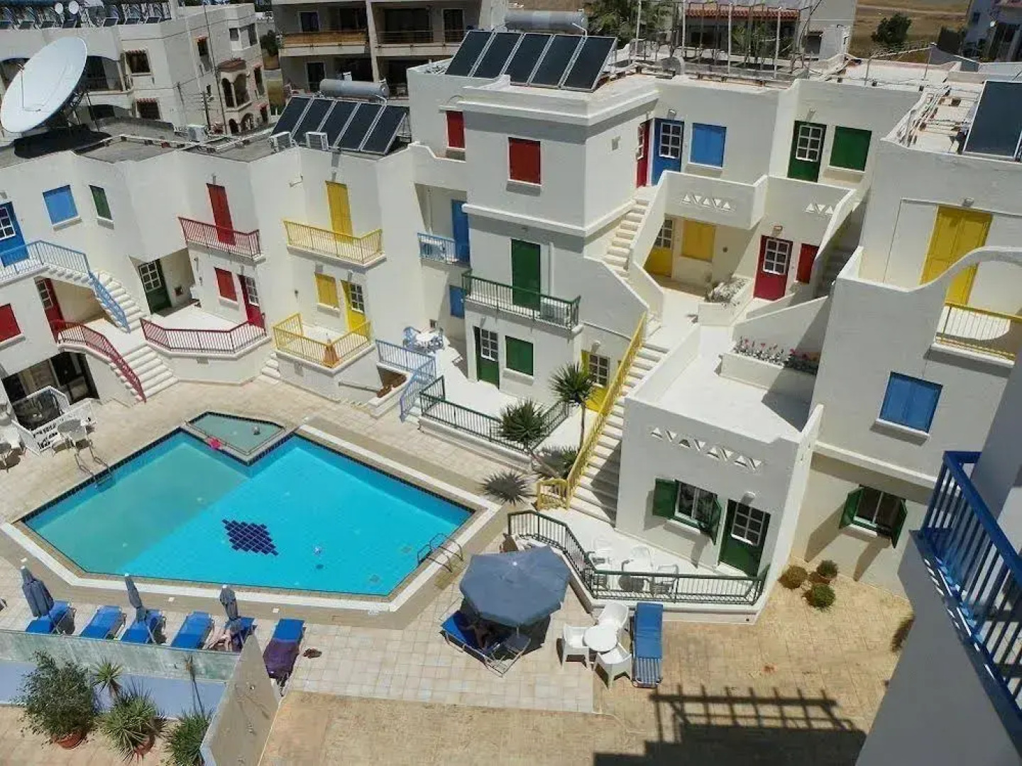 Sea 'n Lake View Hotel Apartments