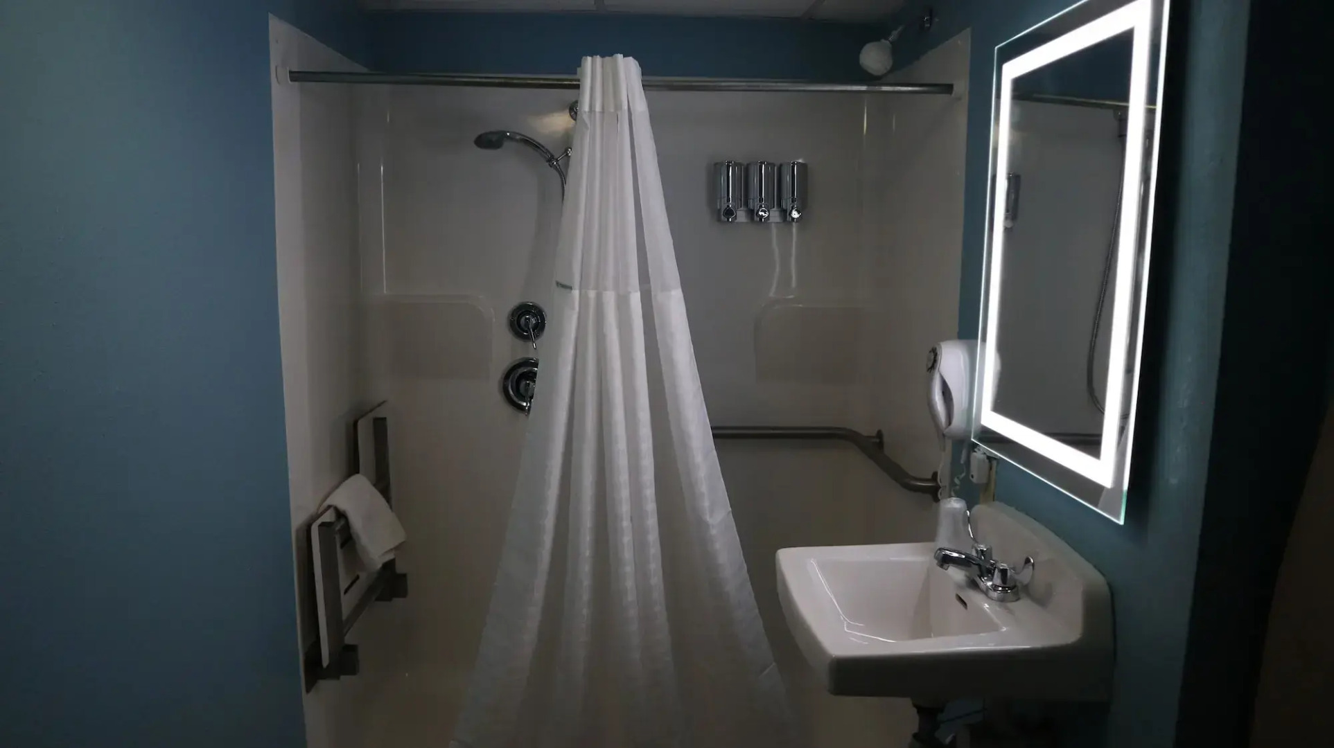 Waterfront Inn PHL Airport