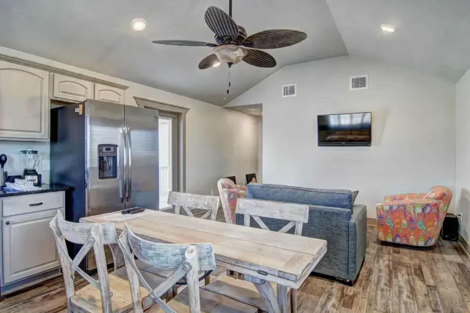 Flat's B - 3 Br Cottage