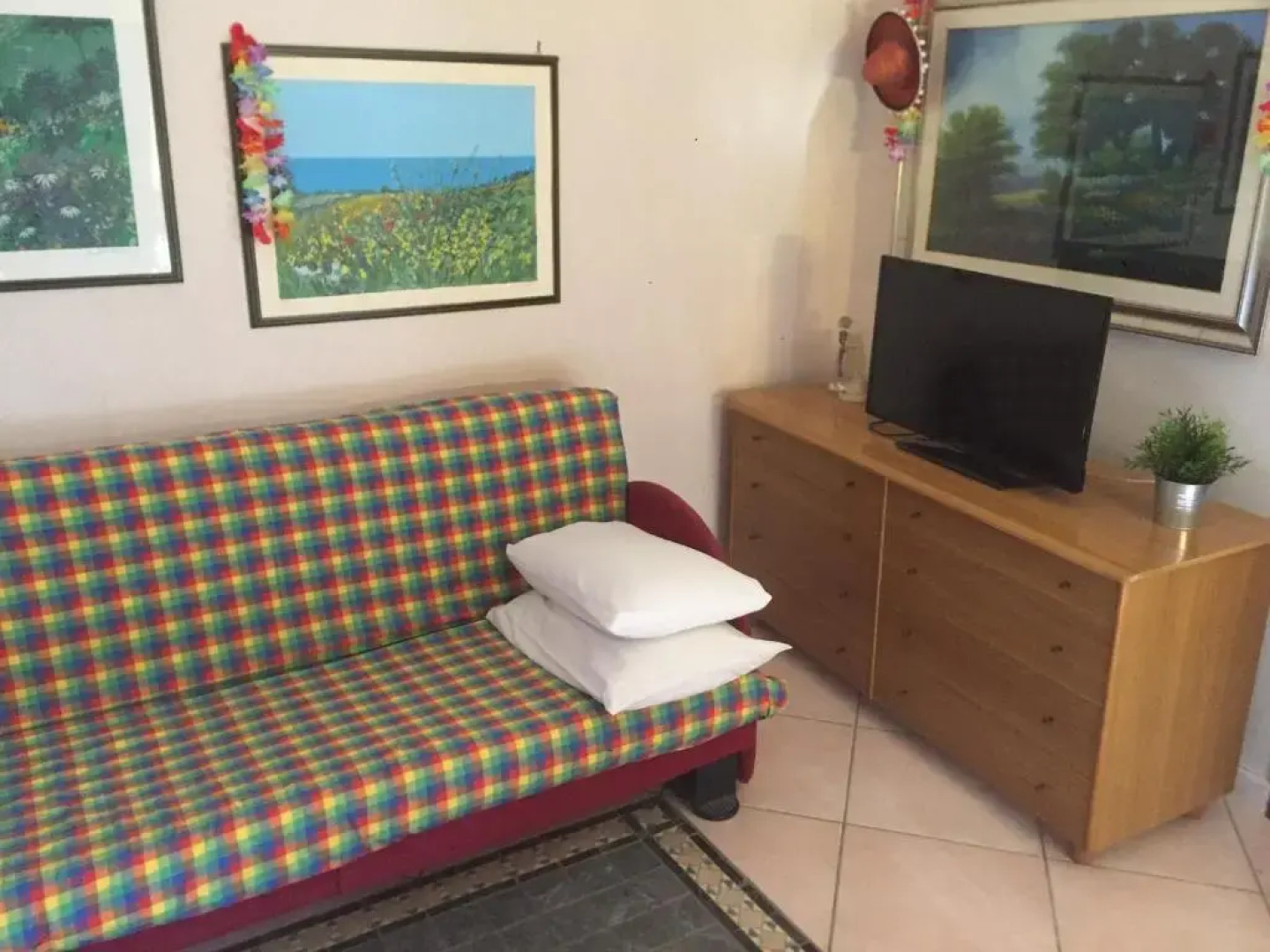 andrew's apartment - mulinia residence