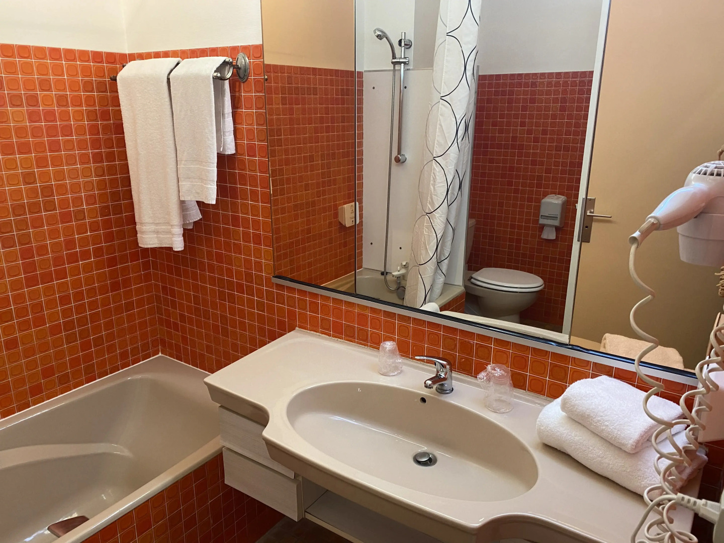 Adonis Lyon Est Hôtel Artys