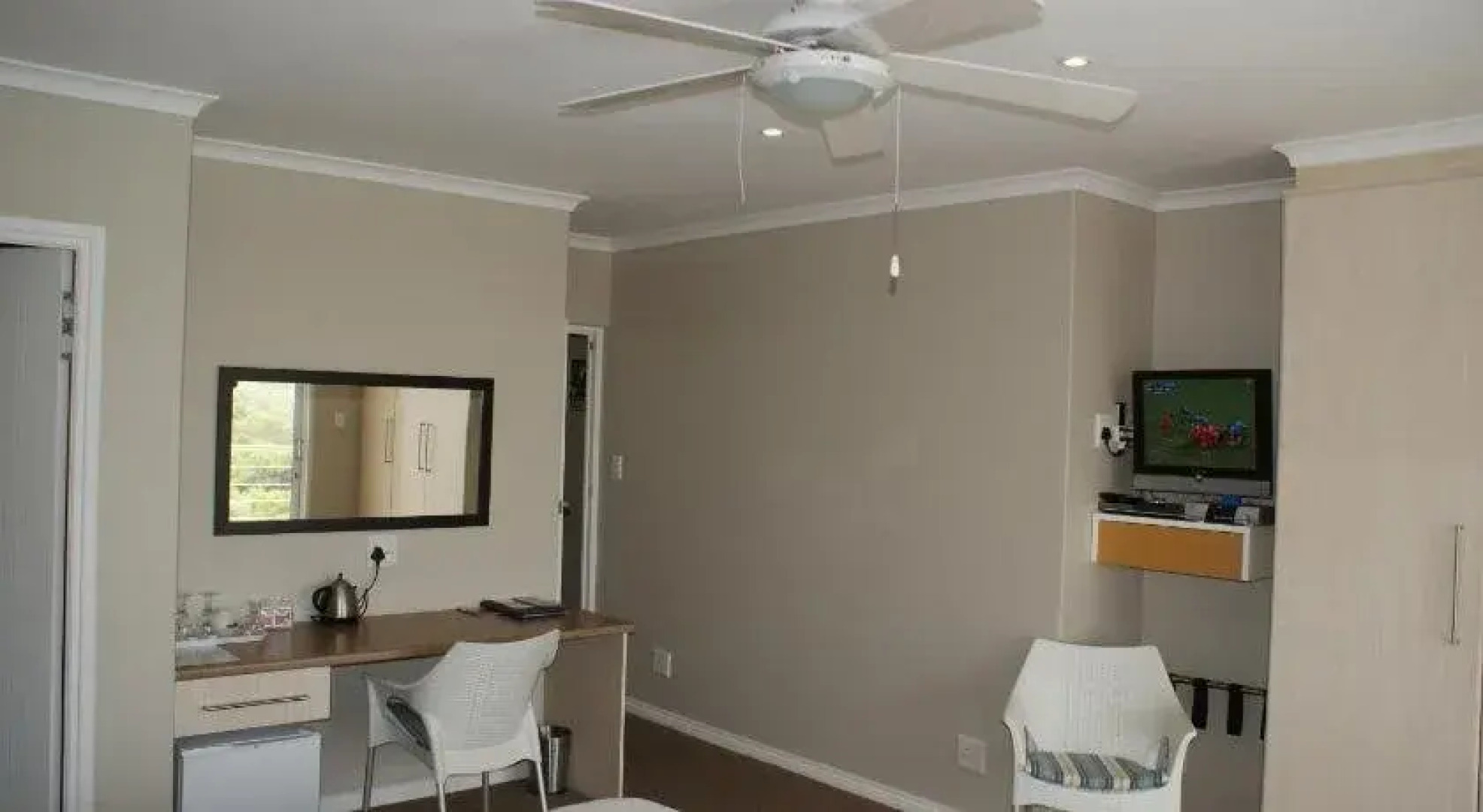 Moya Manzi Beach House