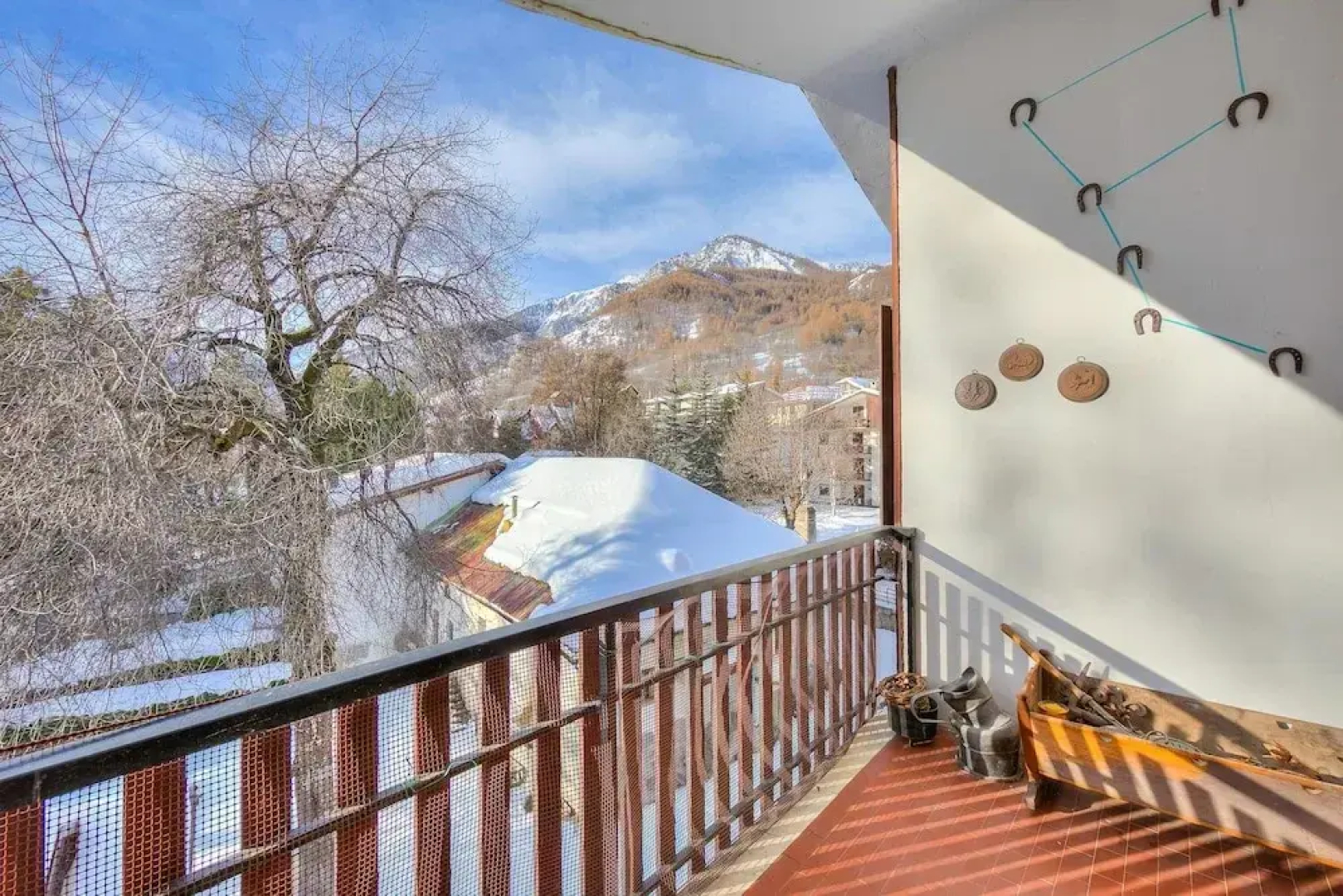 White House Ski Relax